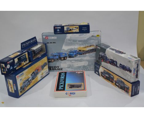 Corgi Pickfords Haulage Models, a boxed collection of vintage vehicles, 17701 Scammell Constructors, 52201 Diamond T Ballasts