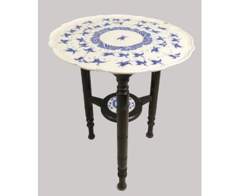 Anglo-Japanese Aesthetic side table with the original period revolving Minton porcelain plate decorated in the Japanese Crane