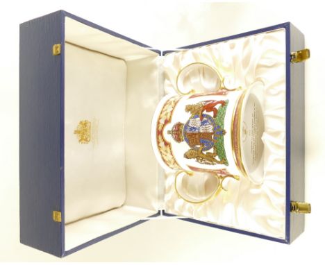 Spode two handled china loving cup "The Queen Mothers Loving Cup", limited edition, boxed with certificate