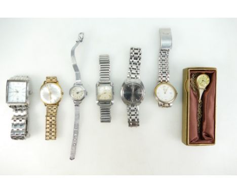 A collection of vintage gents wristwatches including Seiko, Uno, Rotary and other designer watches (7)
