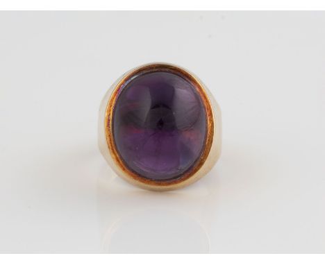 AMETHYST-RING Gelbgold. Ringmaß ca. 53, Ges.-Gew. ca. 10,9 g. Gest. 585, Herstellersignet Perli, Schwäbisch Gmünd. Ein Amethy