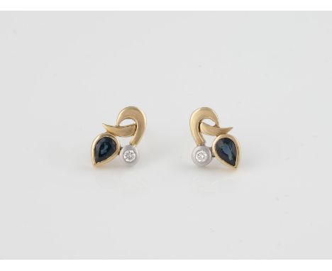 PAAR EDELSTEIN-OHRSTECKER Gelbgold, Weißgold. L. 1,5 cm, Ges.-Gew. ca. 3,7 g. Geprüft 18 K. Jeweils ein tropfenförmig facetti