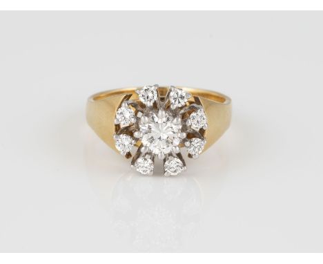 BRILLANT-RING Gelbgold, Weißgold. Ringmaß ca. 56,5, Ges.-Gew. ca. 7,3 g. Gest. 750, Herstellersignet Goldbaur, Bad Wörishofen