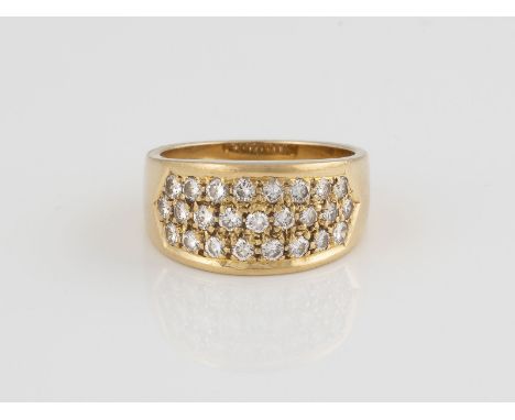 BRILLANT-RING Gelbgold. Ringmaß ca. 55, Ges.-Gew. ca. 8,8 g. Gest. 750, Caratangabe der Diamanten gemarkt. 25 Brillanten, zus