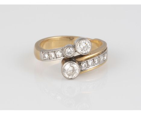 BRILLANT-RING Gelbgold, Weißgold. Ringmaß ca. 55, Ges.-Gew. ca. 6,8 g. Gest. 585. Brillant im Übergangsschliff, ca. 0,30 ct.,