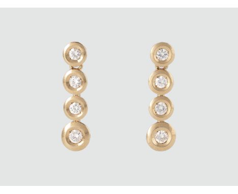 PAAR BRILLANT-OHRSTECKER Gelbgold. L. 2,7 cm, Ges.-Gew. ca. 5,5 g. Geprüft 14 K. Zusammen acht Brillanten, zusammen ca. 0,96 