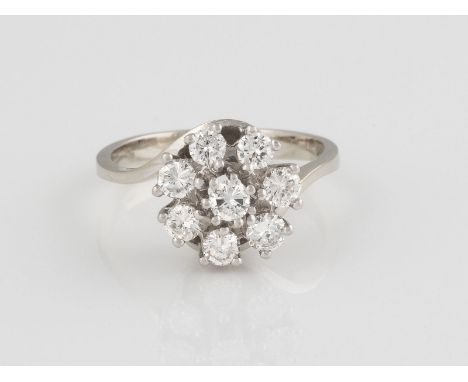 BRILLANT-RING Weißgold. Ringmaß ca. 57, Ges.-Gew. ca. 5,1 g. Gest. 585 nummeriert, Caratangabe der Diamanten gemarkt. Acht Br