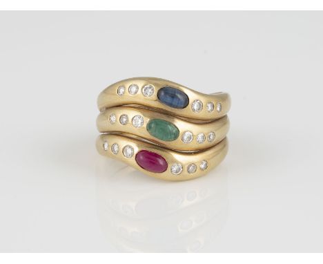 EDELSTEIN-RING Gelbgold. Ringmaß ca. 53,5, Ges.-Gew. ca. 8,8 g. Äußere Ringe geprüft 14 K, mittlerer Ring gest. 750. Aus drei