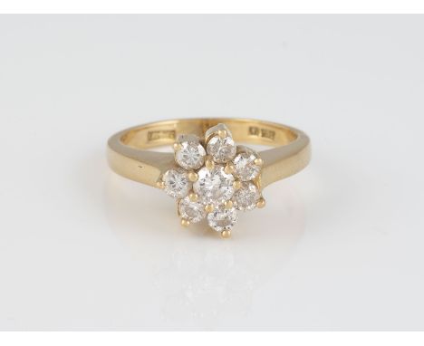 BRILLANT-RING Gelbgold. Ringmaß 55, Ges.-Gew. ca. 6,1 g. Geprüft 18 K. Acht Brillanten, zusammen ca. 0,69 ct. Minimal besch.