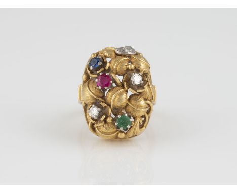 EDELSTEIN-RING Gelbgold. Ringmaß ca. 57, Ges.-Gew. ca. 16,8 g. Gest. 750. Jeweils ein rund facettierter Rubin, Saphir und Sma
