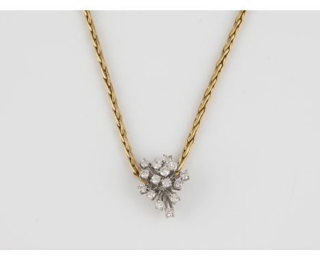BRILLANT-COLLIER Gelbgold, Weißgold. L. 38 cm, Ges.-Gew. ca. 17,9 g. Geprüft 18 K. 15 Brillanten, zusammen ca. 1,3 ct.