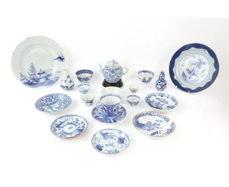 Collection of Chinese blue and white porcelain, to include a Nanking 'Empty Sky' dish 23cm diameter, teapot, bowls, and other