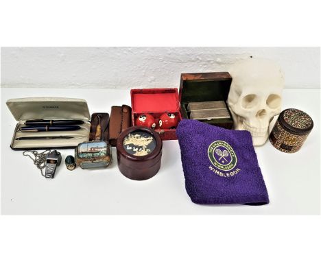 MIXED LOT OF COLLECTABLESincluding a vintage AA car badge, Mackintosh biro, Chinese playing card case, cased nail manicure se