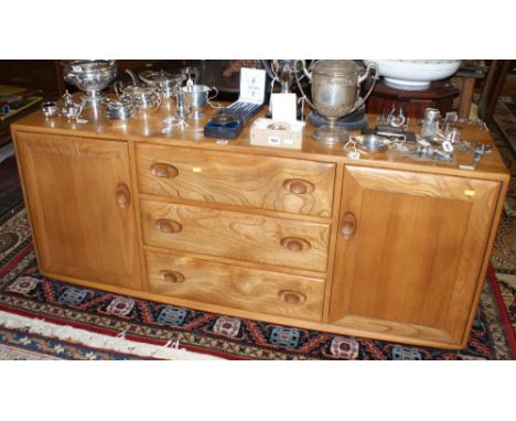 Ercol Golden Dawn Windsor sideboard 156 cm