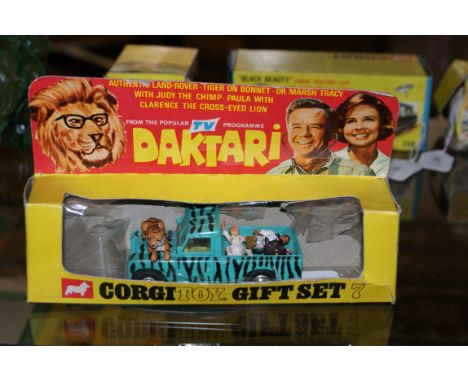 Corgi toy gift set no.7 Land Rover and figures from T.V. series Daktari in original box together with a Corgi toys Lincoln Co