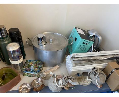Qty of general household clearance items to include vacuum flask, jam pan, hotplate, fan, bath items etc.; and a large quanti