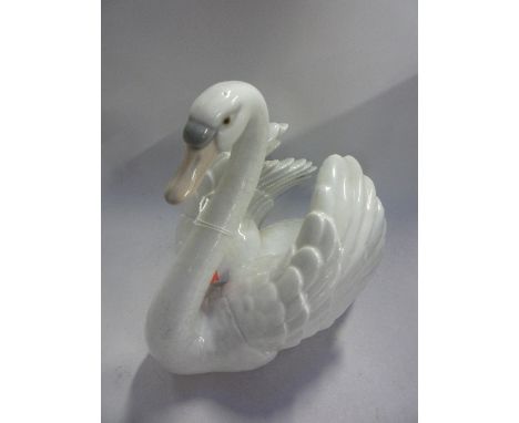 A LLADRO SWAN, No.5231