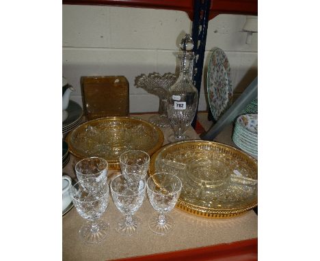 VARIOUS GLASSWARES, to include decanter, cake stand, vase etc (10)