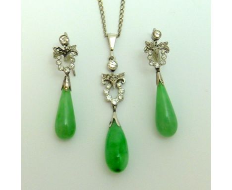 A SUITE OF MID 20TH CENTURY DIAMOND AND JADE JEWELLERY, to include a pair of tear drop jade earrings, with a similarly design