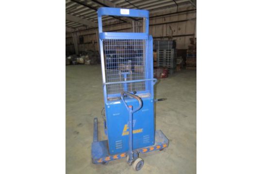 Blue Giant Fork Lift Mfr Blue Giant Model P15 62 1500 Lb Cap 12 Volts 42 Forks