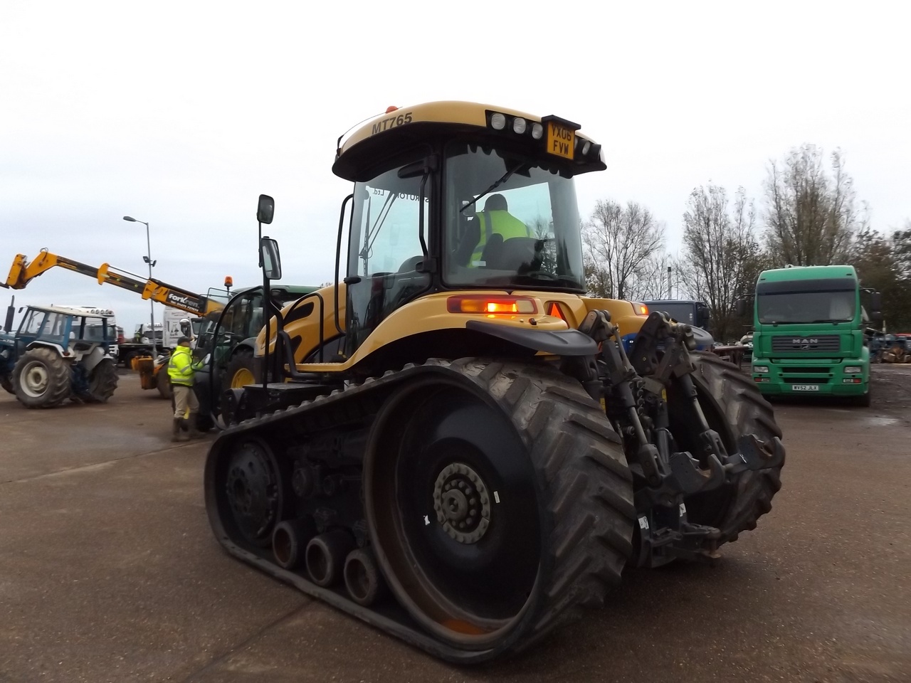 Agco/Cat Challenger MT 765 Tractor 30in Belts, 4 d/a Valves, Cat IV ...