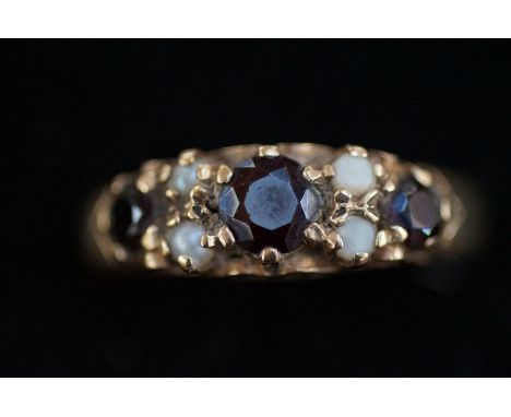 9ct gold ring set with garnet and seed pearl size R