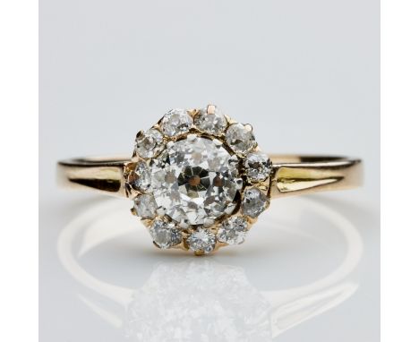Antiker Ring mit Altschliff-DiamantUm 1900. 585/- Roségold, gestemp. Gewicht: 2,5 g. 1 Diamant im Altschliff ca. 0,5 - 0,6 ct