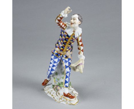 Harlekin, tanzendStaatliche Porzellan Manufaktur, Meissen nach 1974. Porzellan, weiß, glasiert. Polychrom und Gold bemalt. Un