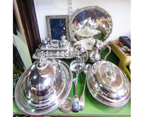 A collection of silver plated wares to include a good quality meat dome and associated tray of oval form with shaped border, 