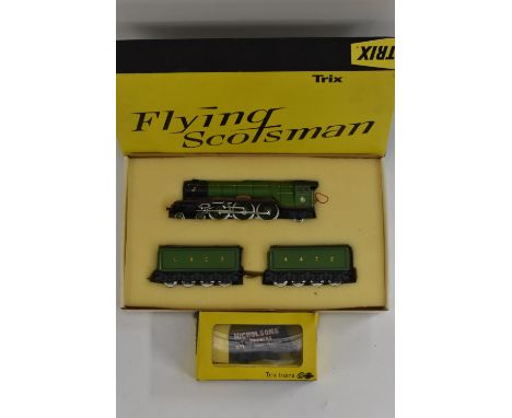 Trix Trains  - an 1180 LNER green 'Flying Scotsman' locomotive with two tenders,  LNER and No 4472, boxed with leaflet;  a Ni