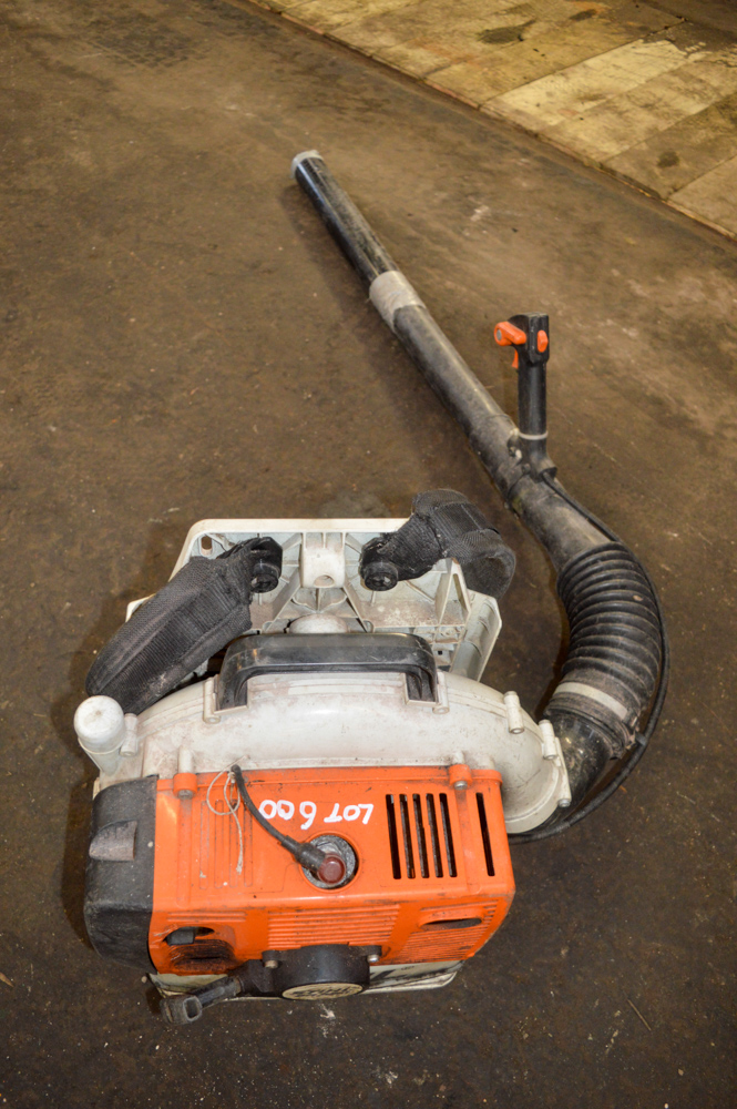 Stihl BR380 petrol driven back pack leaf blower **No VAT on hammer