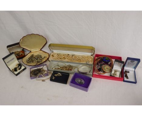 Box of mixed vintage Costume jewellery to include Silver