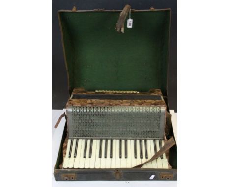 Vintage Cased ' The Je Tel ' Accordian