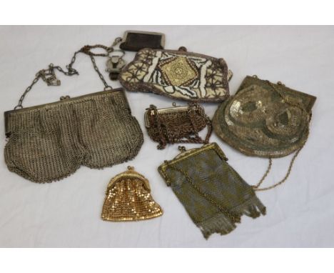 Small collection of vintage Evening Bags to include Mesh &amp; bead types