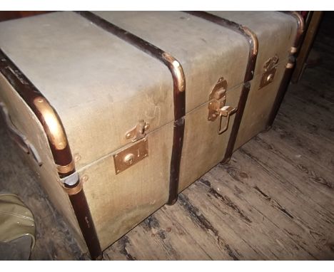 A lift-top trunk