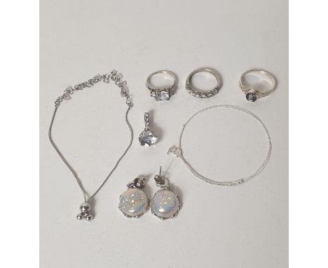 Selection of (7) .925 silver jewellery items, (ring sizes x2 L &amp; x1 O). Shipping Group (A). 