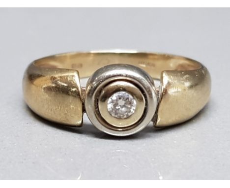 375 yellow gold &amp; diamond solitaire ring, 3.5g, size S