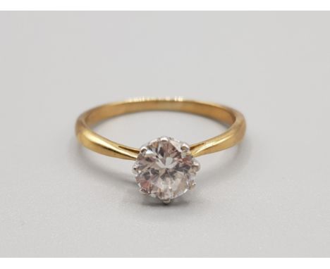 Ladies 9ct yellow gold solitaire cubic zirconia ring set in a claw setting size q 2g gross