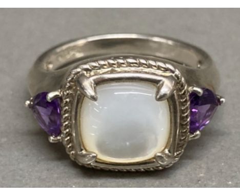 Silver mother of pearl and amethyst three stone ring size S