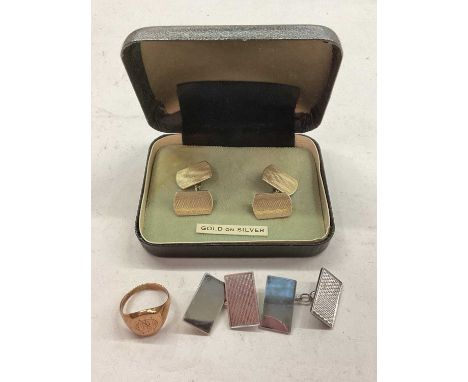 9ct gold signet ring and two pairs of silver cufflinks9ct gold ring weighs 3 grams