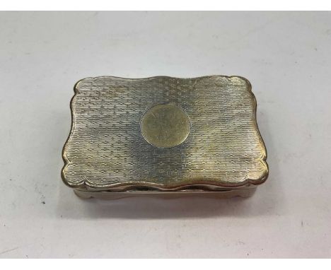 George V silver snuff box with engine turned decoration and vacant cartouche, maker Colen Hewer (Chester 1925), 6cm x 4cmWeig