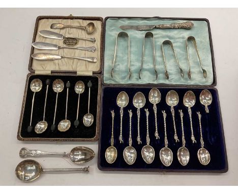 Group of silver flatware including a cased set of twelve silver teaspoons (one broken), various other silver spoons, butter k