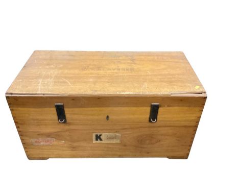 Camphor wood trunk with shipping labels, 84cm wide, 47.5cm deep, 47.5cm high