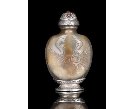A SILVER-MOUNTED AGATE SNUFF BOTTLE MODIFIED AS A FRICTION LIGHTER  THE SNUFF BOTTLE: CHINA, LATE QING DYNASTY, 19TH CENTURY 