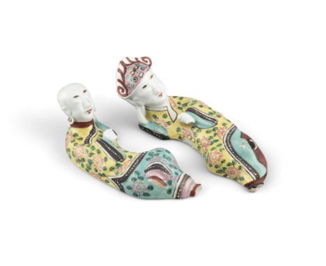 PROPERTIES FROM THE P. COLLECTION OF BISCUIT PORCELAIN WARES  A PAIR OF ‘WOMAN AND MAN’ FAMILLE ROSE ENAMELED BISCUIT WALL / 