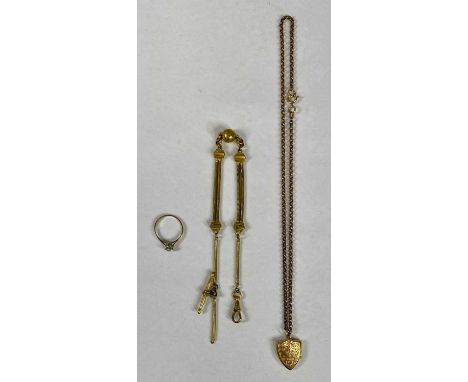 GROUP OF MIXED/YELLOW METAL JEWELLERY, 9ct gold solitaire moissanite ring, size R, 1.5gms, 9ct rose gold shield-shape locket 