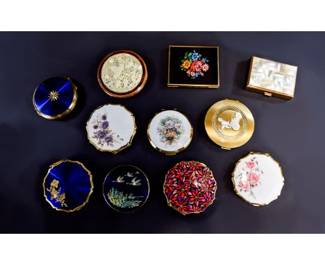 A Large Collection Of Vintage Compacts Eleven items in total, all in good vintage condition. Includes eight Stratton compacts