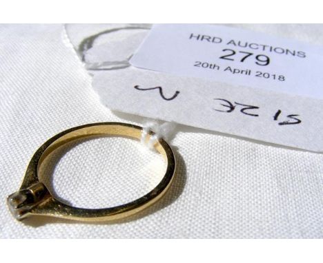 A diamond Solitaire ring - Size M 