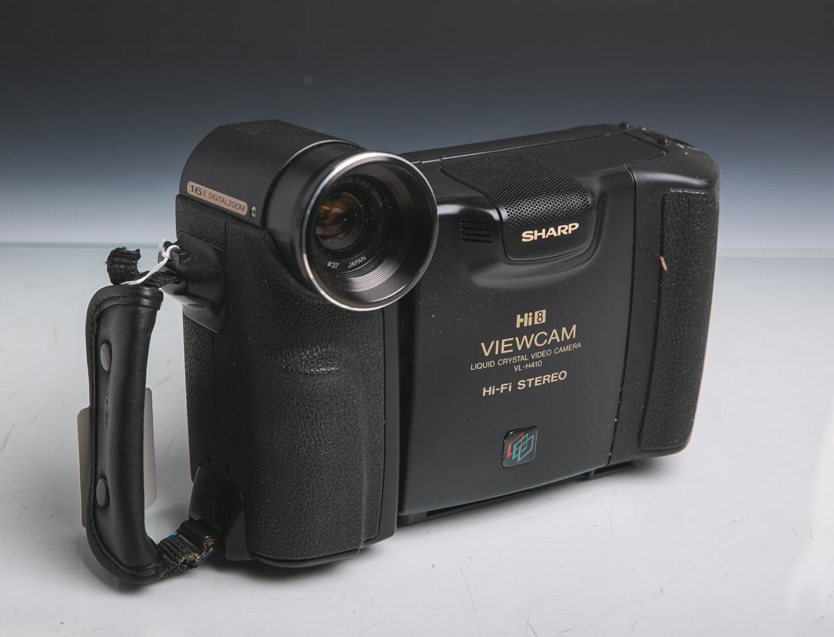 Camcorder "VLH410S" von Sharp. Hi8, Viewcam, HiFi Stereo, 16x Digital