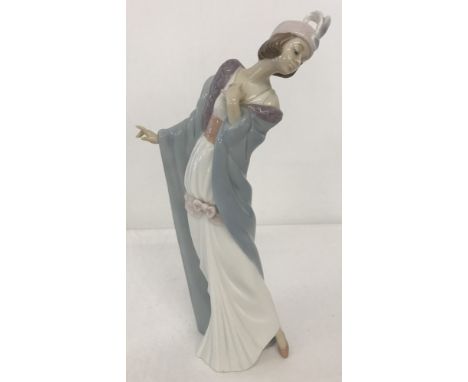 Retired Lladro ceramic figurine "The Flirt" #5789. In original box. Approx. 24cm tall.